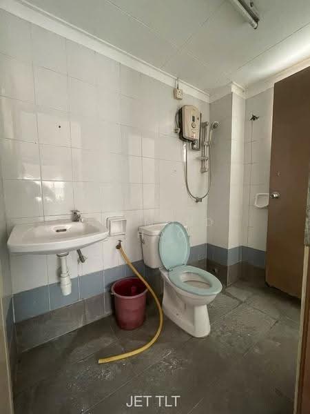 Rumah Teres untuk Dijual di Bandar Botanic (Klang) - Raymond Choo - Bathroom - PropertyGuru.com.my