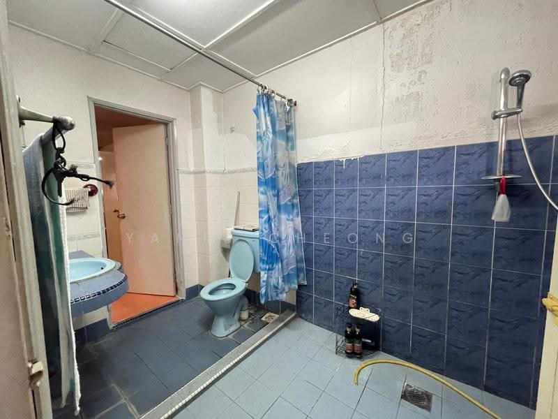 Rumah Teres 2-Tingkat untuk Dijual di Taman Wangsa Permai (Kepong) - Yanis Cheong - Bathroom - PropertyGuru.com.my