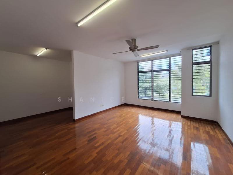 Rumah Teres 2.5-Tingkat untuk Dijual di Bandar Puteri Puchong (Puchong) - Shanice Low - Living Room - PropertyGuru.com.my