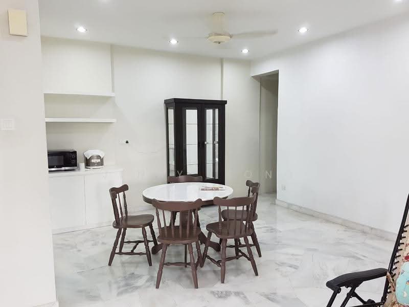 Kondominium untuk Dijual di Leisure Bay Condominium - Jenny Leong - Dining Room - PropertyGuru.com.my