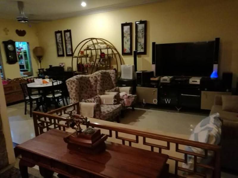 Rumah Teres 2.5-Tingkat untuk Dijual di Bandar Puteri Puchong (Puchong) - Shanice Low - Living Room - PropertyGuru.com.my