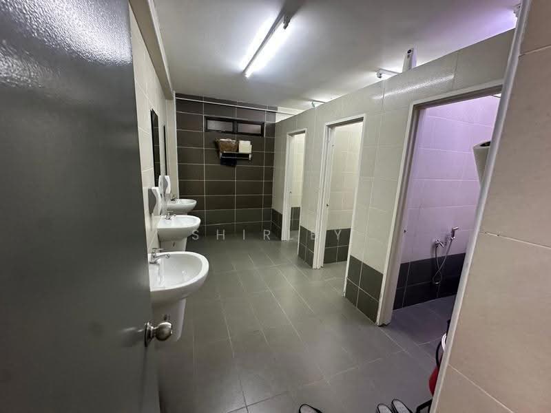 Semi-D Factory for Rent in Eco Business Park 1 (Johor Bahru) - Shirley Pang - Bathroom - PropertyGuru.com.my