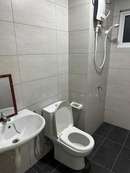 Kediaman Servis untuk Disewa di Residensi Rimbun @ Canopy Hills - Jenny Chia - Bathroom - PropertyGuru.com.my