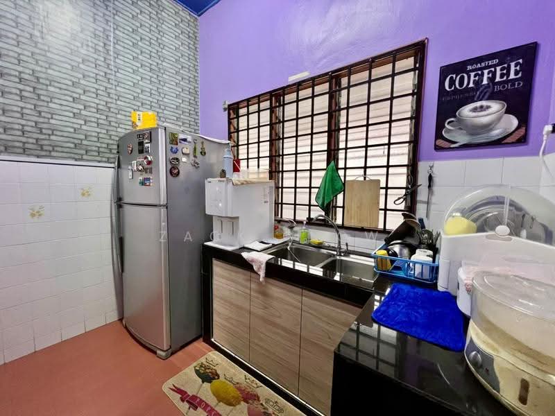 Rumah Teres 1-Tingkat untuk Dijual di Taman Molek (Johor Bahru) - Zack Chow - Kitchen - PropertyGuru.com.my