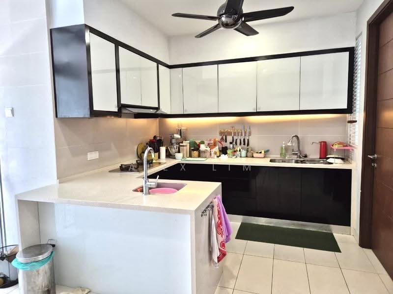 Kondominium untuk Disewa di One Tanjong Condominium - Alex Lim - Kitchen - PropertyGuru.com.my