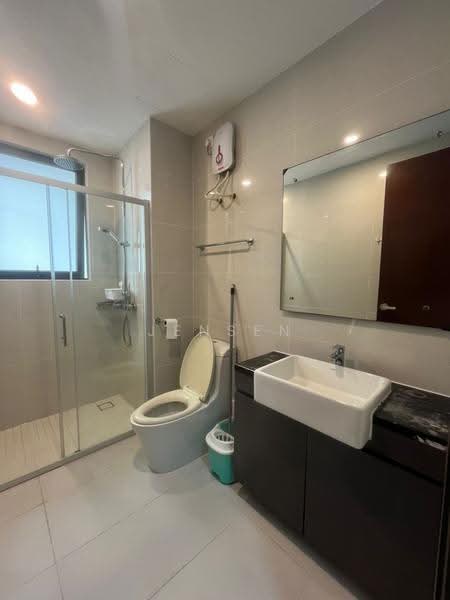Kondominium untuk Disewa di Amberside @ Country Garden Danga Bay - Jensen Goh - Bathroom - PropertyGuru.com.my