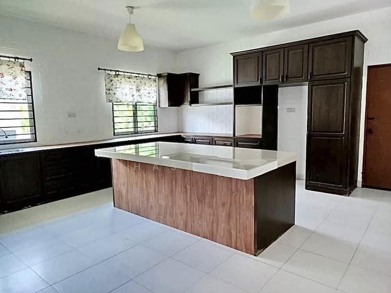 Bungalow House for Rent in Taman Masgenuine (Sungai Buloh) - Hasniza Ibrahim - Kitchen - PropertyGuru.com.my