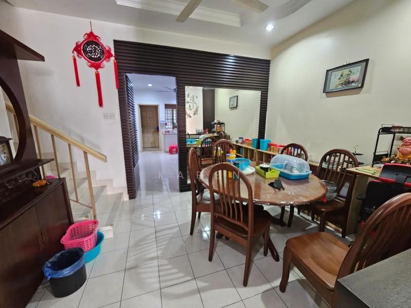 2.5-storey Terraced House for Sale in Taman Megah (Petaling Jaya) - KAREN - Dining Room - PropertyGuru.com.my