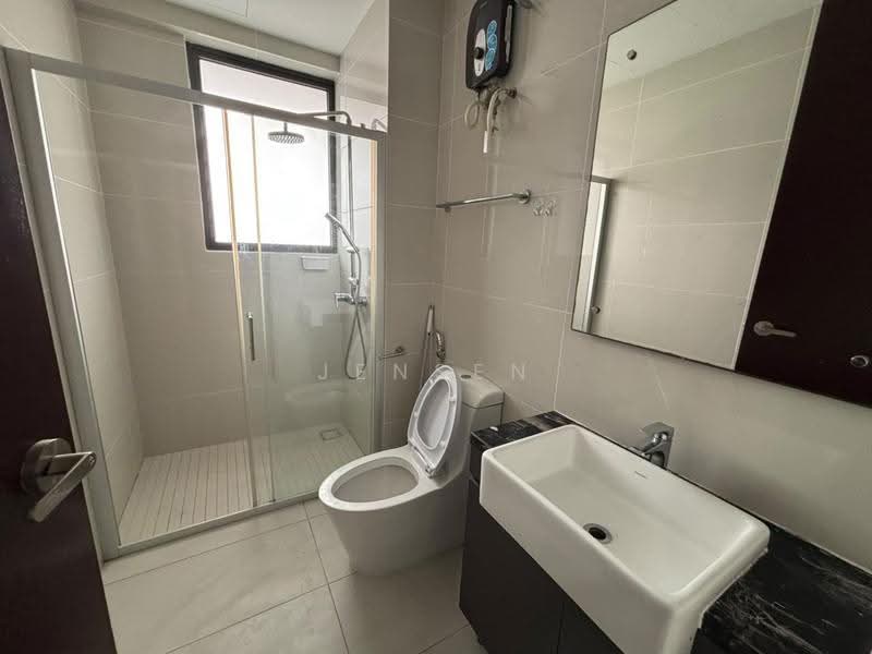 Condominium for Rent at Lovell @ Country Garden Danga Bay - Jensen Goh - Bathroom - PropertyGuru.com.my