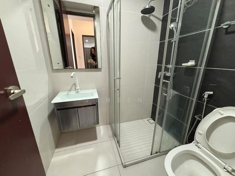 Condominium for Rent at Lovell @ Country Garden Danga Bay - Jensen Goh - Bathroom - PropertyGuru.com.my