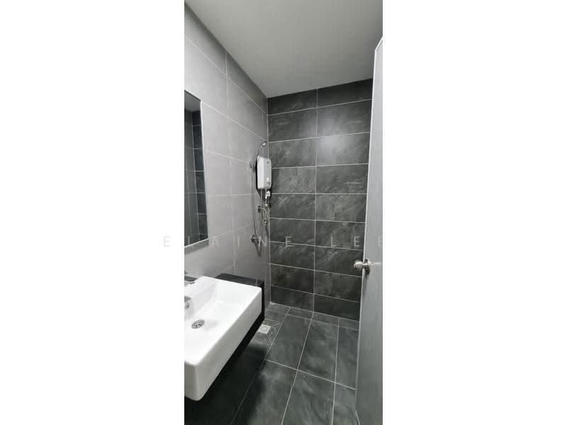 Kondominium untuk Disewa di Lucerne Residences - Elaine Lee - Bathroom - PropertyGuru.com.my