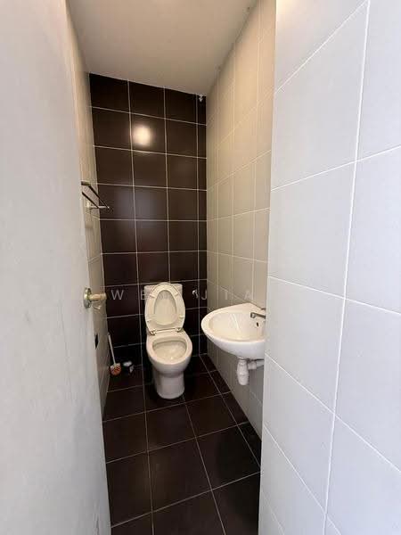 Pangsapuri untuk Disewa di Austin Regency (Pangsapuri Austin Perdana) - Wei Jian Tan - Bathroom - PropertyGuru.com.my