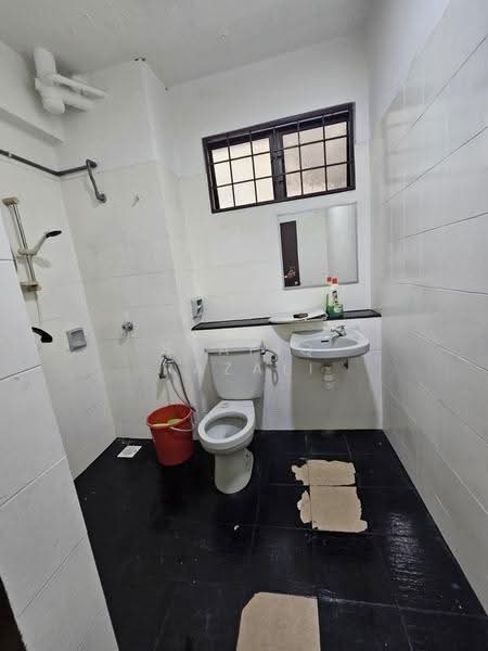 Kondominium untuk Dijual di Tropika Paradise Condominium - Syafiq Razali - Bathroom - PropertyGuru.com.my