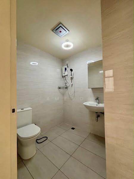 Rumah Teres 2-Tingkat untuk Disewa di Taman Damansara Aliff (Tampoi) - Jameson Choo - Bathroom - PropertyGuru.com.my