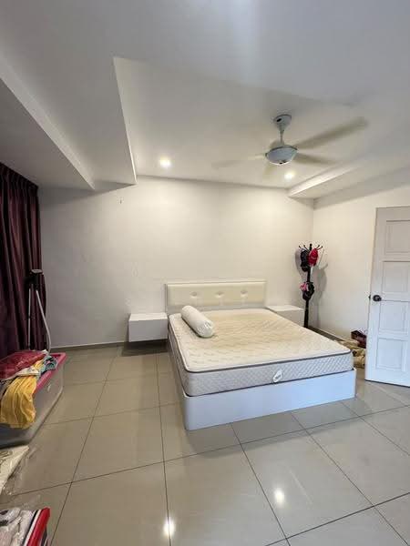 3-storey Terraced House for Sale in Taman Suria (Johor Bahru) - Shirley - Bedroom - PropertyGuru.com.my