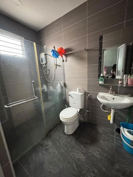 3-storey Terraced House for Sale in Taman Suria (Johor Bahru) - Shirley - Bathroom - PropertyGuru.com.my