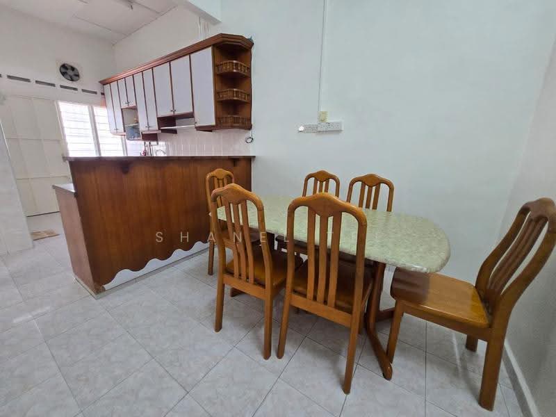 Rumah Teres 1-Tingkat untuk Dijual di Taman Sri Kluang (Kluang) - Shanel Tee - Dining Room - PropertyGuru.com.my