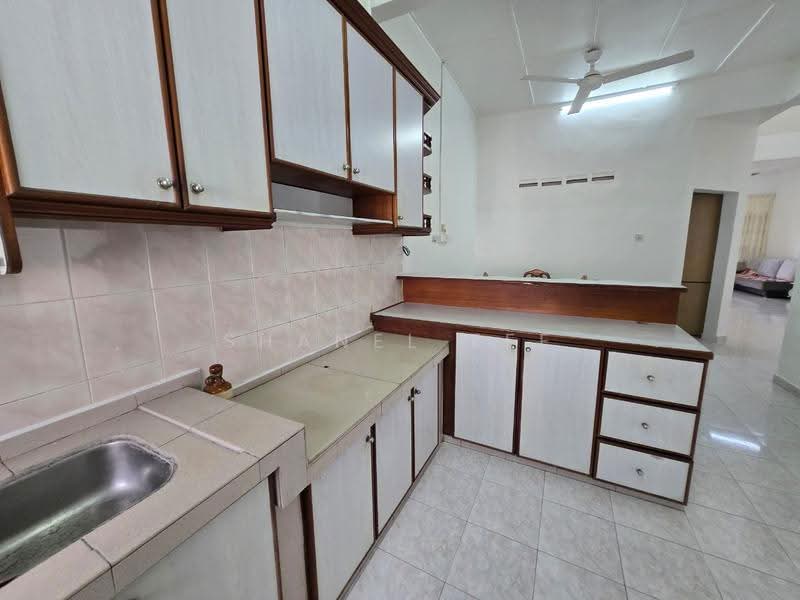 Rumah Teres 1-Tingkat untuk Dijual di Taman Sri Kluang (Kluang) - Shanel Tee - Kitchen - PropertyGuru.com.my