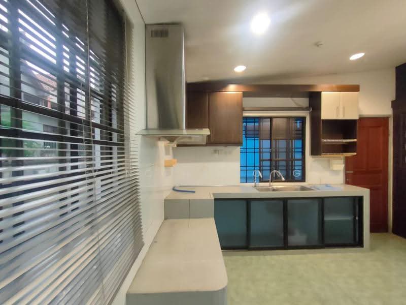 Rumah Teres 1.5-Tingkat untuk Dijual di Taman Pelangi Indah (Ulu Tiram) - Vincent Yong - Kitchen - PropertyGuru.com.my