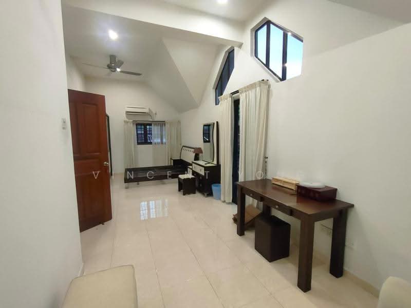 Rumah Teres 1.5-Tingkat untuk Dijual di Taman Pelangi Indah (Ulu Tiram) - Vincent Yong - Bedroom - PropertyGuru.com.my