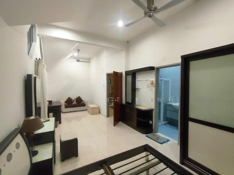 Rumah Teres 1.5-Tingkat untuk Dijual di Taman Pelangi Indah (Ulu Tiram) - Vincent Yong - Bedroom - PropertyGuru.com.my