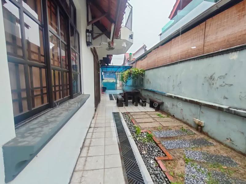 Rumah Teres 1.5-Tingkat untuk Dijual di Taman Pelangi Indah (Ulu Tiram) - Vincent Yong - Exterior - PropertyGuru.com.my