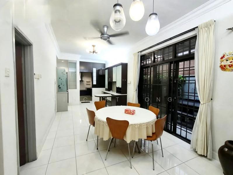 Rumah Teres 1.5-Tingkat untuk Dijual di Taman Pelangi Indah (Ulu Tiram) - Vincent Yong - Dining Room - PropertyGuru.com.my