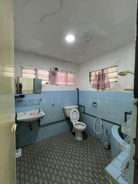 Semi-Detached House for Rent in Ipoh (Perak) - Daniel Chee - Bathroom - PropertyGuru.com.my
