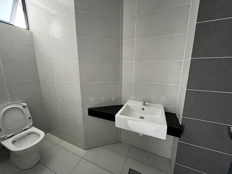 Apartment for Sale at Gizo 11 - Jimmyy Chin - Bathroom - PropertyGuru.com.my