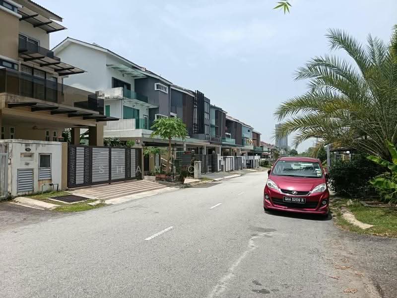 2.5-storey Terraced House for Sale in Bandar Puteri Puchong (Puchong) - Shanice Low - Exterior - PropertyGuru.com.my