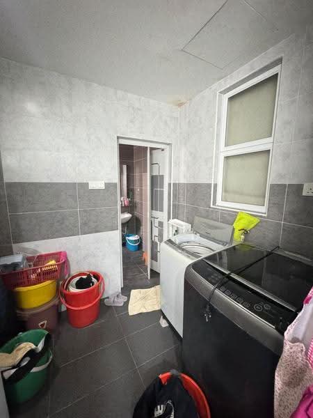 3-storey Terraced House for Sale in Taman Suria (Johor Bahru) - Jeny - Bathroom - PropertyGuru.com.my