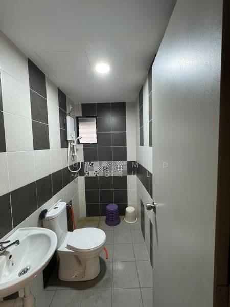 Kediaman Servis untuk Disewa di Residensi Emas - Muhammad Amerul - Bathroom - PropertyGuru.com.my