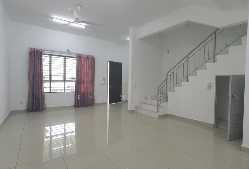 Rumah Teres 2-Tingkat untuk Disewa di Setia Indah (Setia Alam) - Eve Wong - Living Room - PropertyGuru.com.my