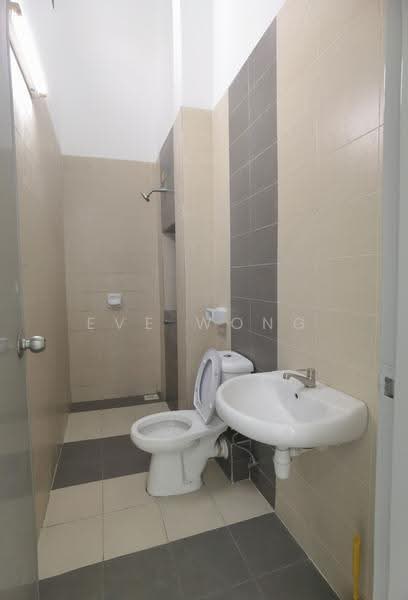 Rumah Teres 2-Tingkat untuk Disewa di Setia Indah (Setia Alam) - Eve Wong - Bathroom - PropertyGuru.com.my