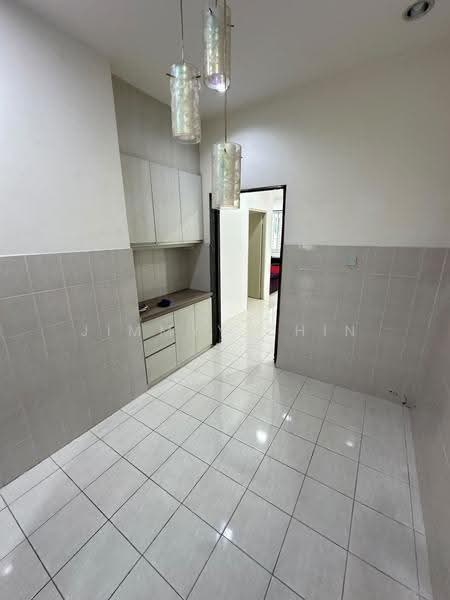 1-storey Terraced House for Rent in Kuching (Sarawak) - Jimmyy Chin - Kitchen - PropertyGuru.com.my