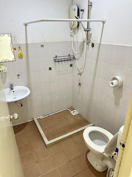 1-storey Terraced House for Rent in Kuching (Sarawak) - Jimmyy Chin - Bathroom - PropertyGuru.com.my