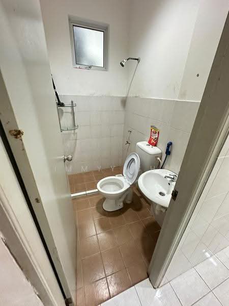 1-storey Terraced House for Rent in Kuching (Sarawak) - Jimmyy Chin - Bathroom - PropertyGuru.com.my