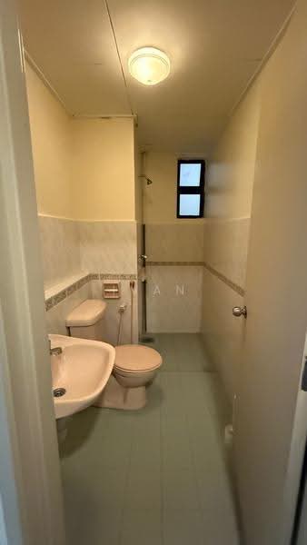 Kondominium untuk Dijual di Sunway Sutera Condominium - Ivan Kok - Bathroom - PropertyGuru.com.my