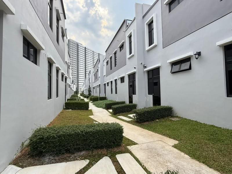 Rumah Teres 2-Tingkat untuk Dijual di Taman Mount Austin (Tebrau) - Wei Jian Tan - Exterior - PropertyGuru.com.my