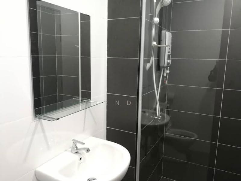 Kediaman Servis untuk Disewa di Utropolis Suites 2 - Wendy Lam - Bathroom - PropertyGuru.com.my