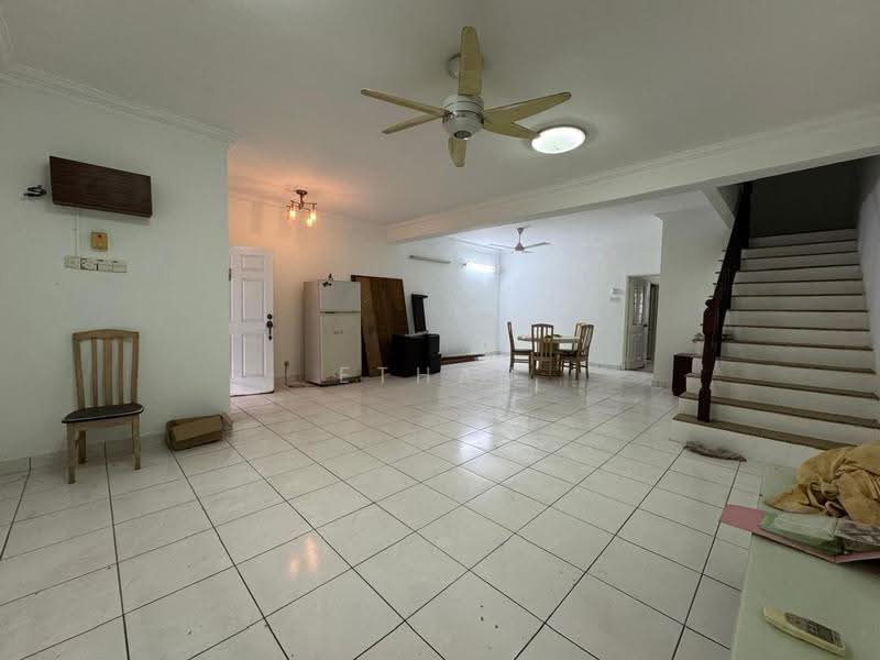 2-storey Terraced House for Sale in Bukit Rahman Putra (Sungai Buloh) - Ethan Swe - Living Room - PropertyGuru.com.my