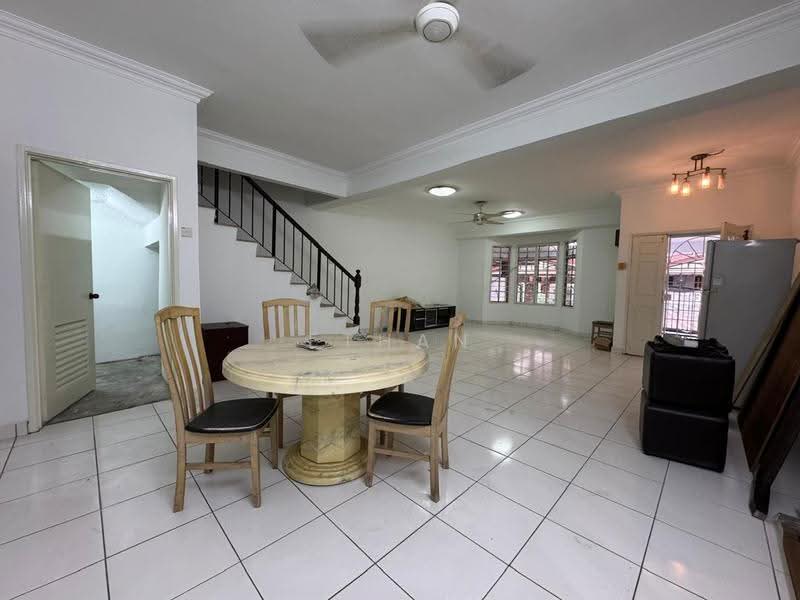 2-storey Terraced House for Sale in Bukit Rahman Putra (Sungai Buloh) - Ethan Swe - Living Room - PropertyGuru.com.my