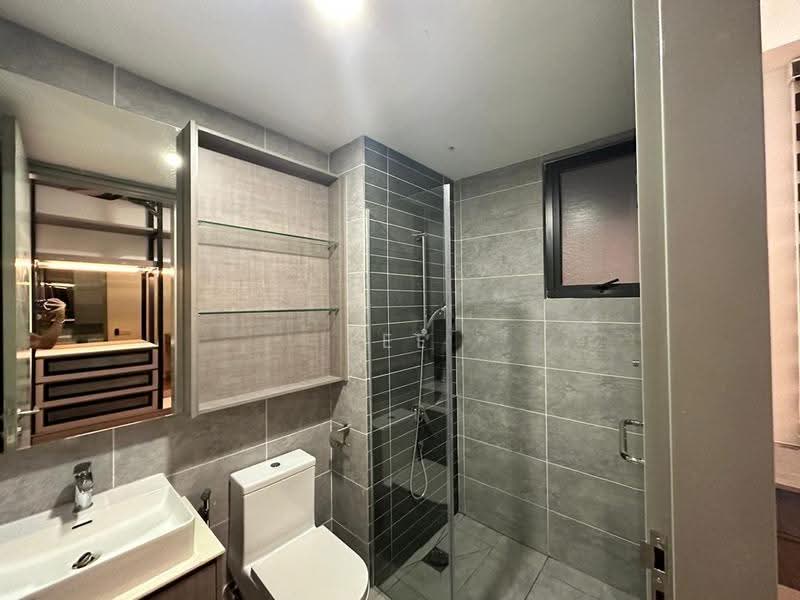 Service Residence for Sale at Millerz Square Serviced Residence - Lee Pinjun - Bathroom - PropertyGuru.com.my