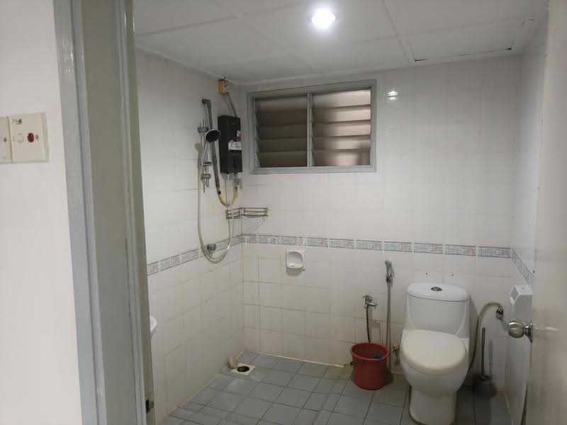Condominium for Rent at Greenpark - Tom - Bathroom - PropertyGuru.com.my