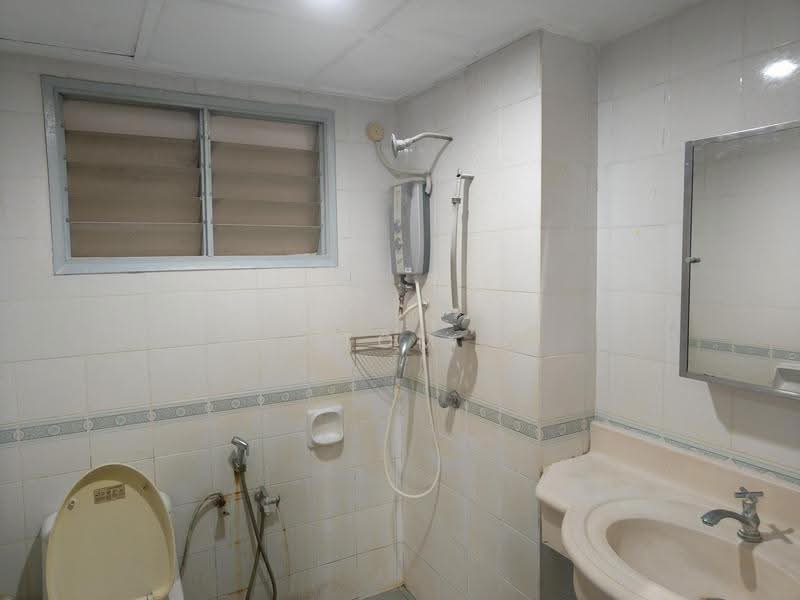 Condominium for Rent at Greenpark - Tom - Bathroom - PropertyGuru.com.my