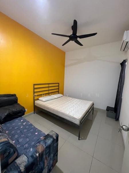 Kediaman Servis untuk Dijual di Greenfield Regency - Johnny Tan - Bedroom - PropertyGuru.com.my