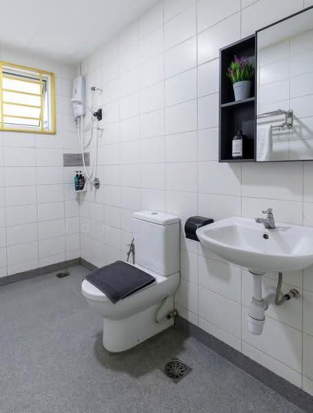 Kediaman Servis untuk Dijual di Greenfield Regency - Johnny Tan - Bathroom - PropertyGuru.com.my