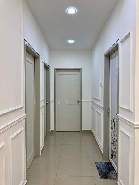 Kediaman Servis untuk Disewa di SkyLake Residence - Peter Tan - Corridor - PropertyGuru.com.my