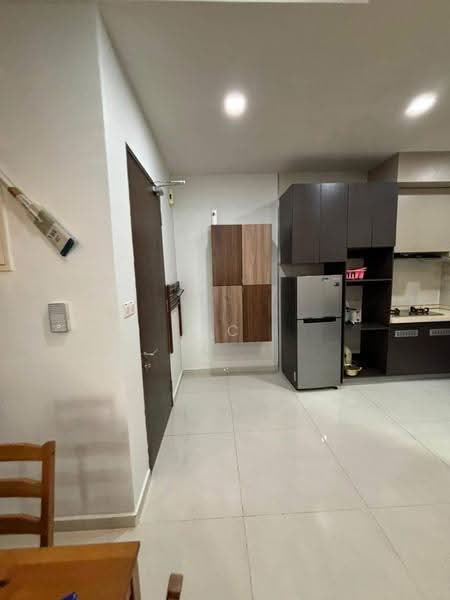 Condominium for Rent at Royal Strand @ Country Garden Danga Bay - YC Fung - Kitchen - PropertyGuru.com.my