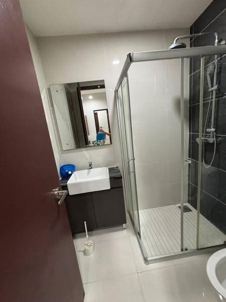 Condominium for Rent at Royal Strand @ Country Garden Danga Bay - YC Fung - Bathroom - PropertyGuru.com.my
